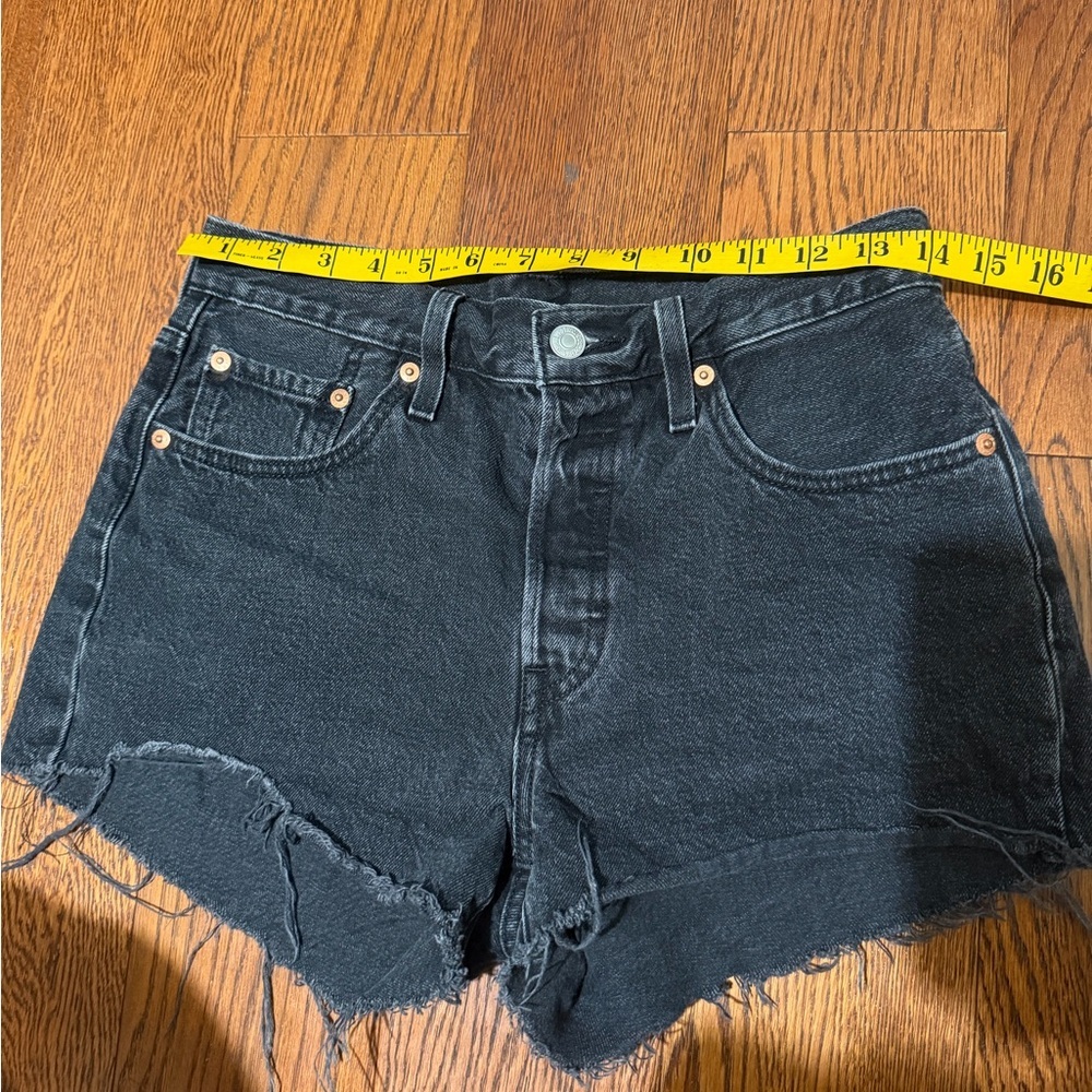 Levi’s 501 Classic Cut Off Jean shorts Size 27 Button Fly 100% Cotton Black - Picture 5 of 7